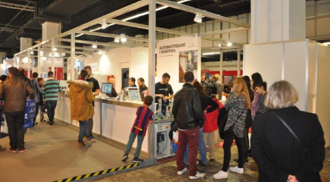 L'Institut Palau Ausit present al Saló Ensenyament 2015 - Automatització i robòtica