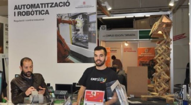 L'Institut Palau Ausit present al Saló Ensenyament 2015 - Automatització i robòtica